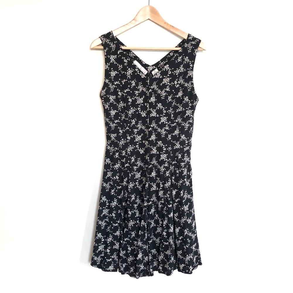 PASSPORTS | Vintage 80’s Pier 1 Imports Sweet Sundress with White Flowers